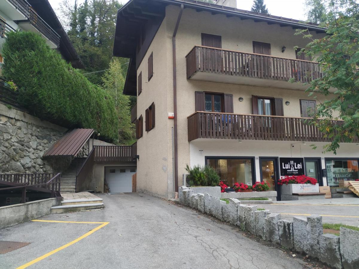 La Mansarda Di Emma Apartment ปินโซโล ภายนอก รูปภาพ