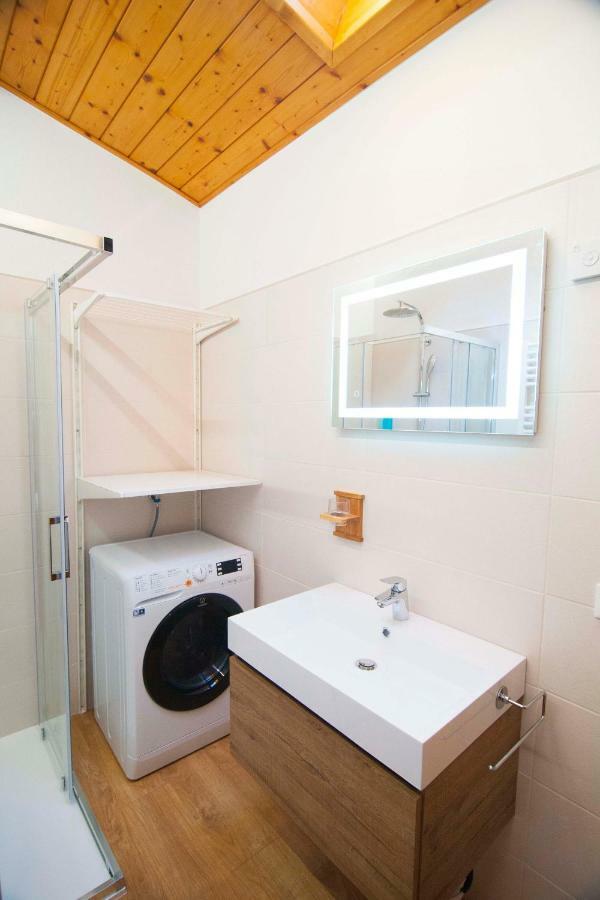 La Mansarda Di Emma Apartment ปินโซโล ภายนอก รูปภาพ