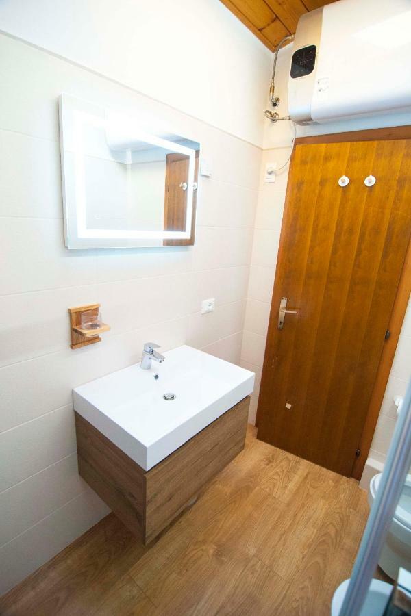 La Mansarda Di Emma Apartment ปินโซโล ภายนอก รูปภาพ