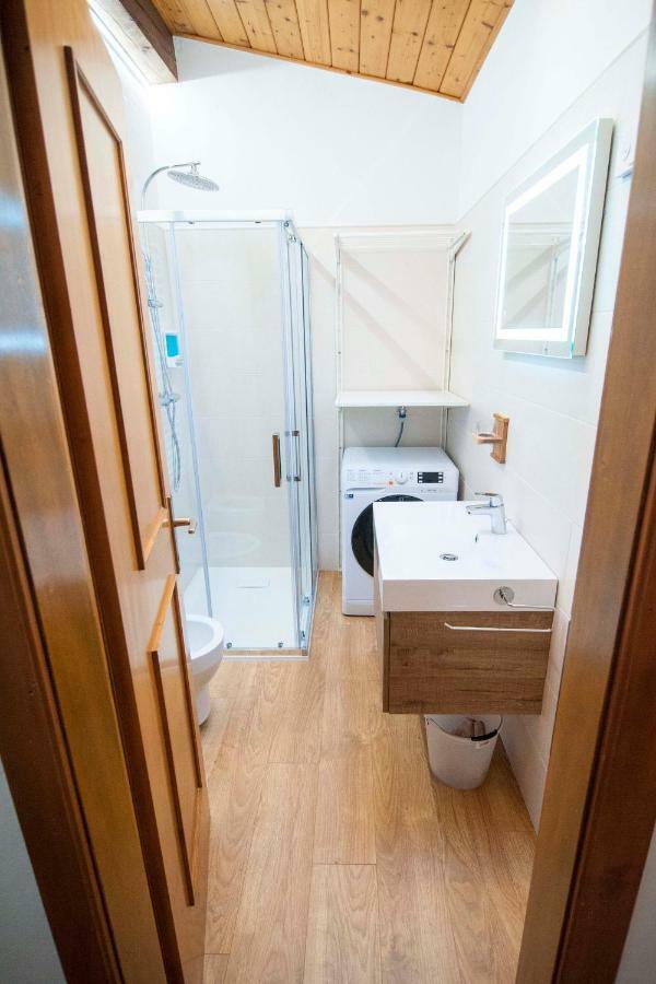 La Mansarda Di Emma Apartment ปินโซโล ภายนอก รูปภาพ