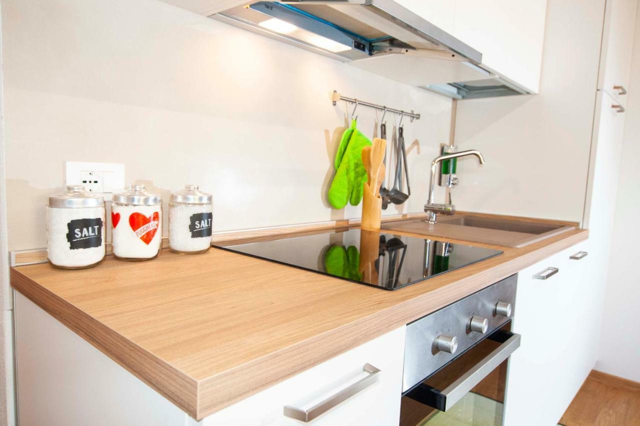 La Mansarda Di Emma Apartment ปินโซโล ภายนอก รูปภาพ