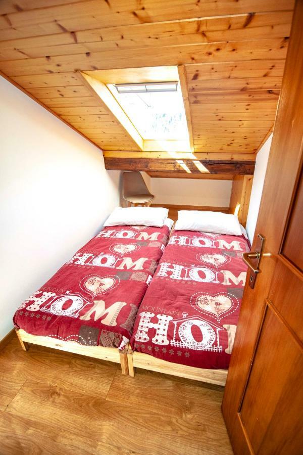 La Mansarda Di Emma Apartment ปินโซโล ภายนอก รูปภาพ